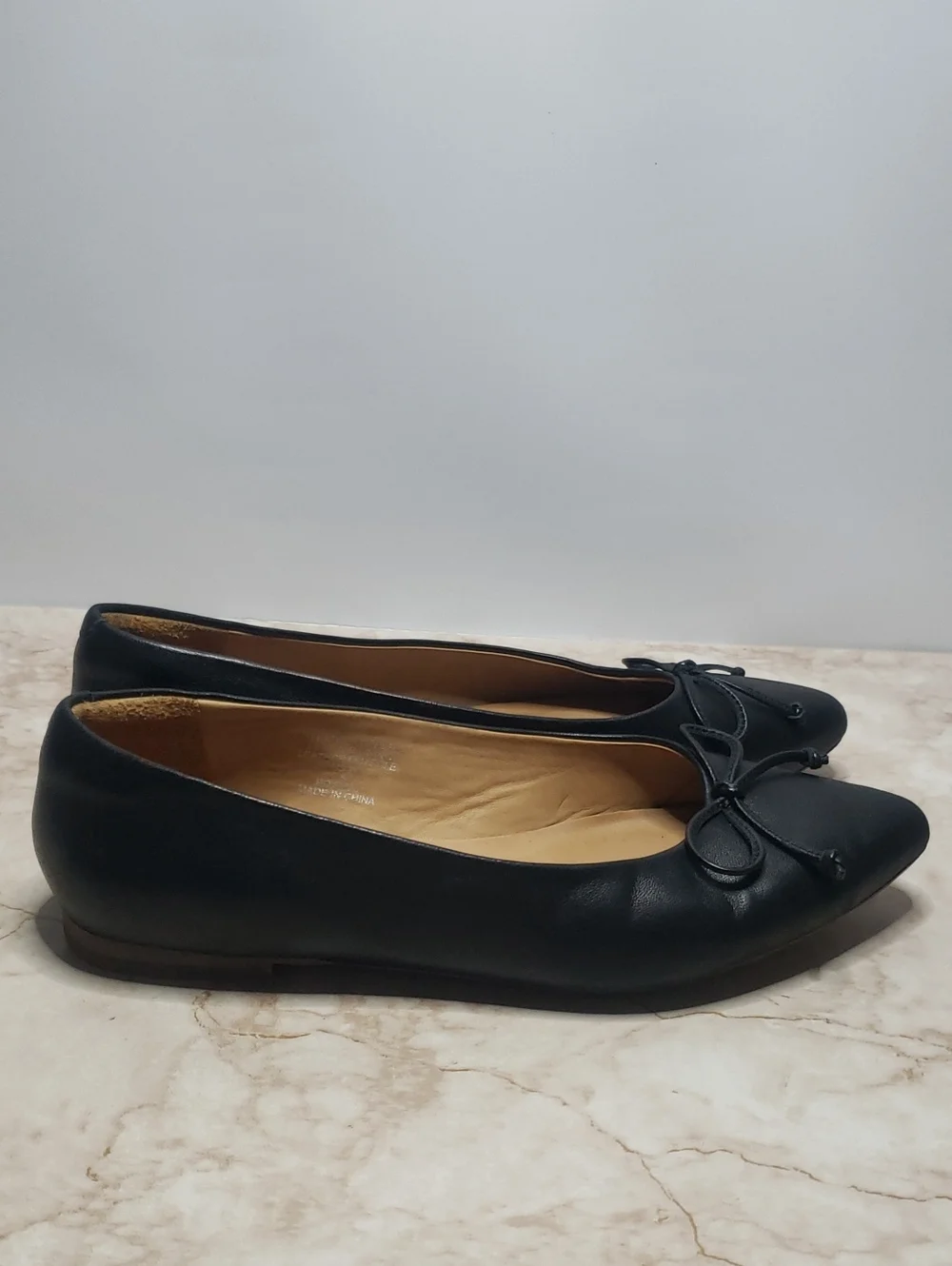 Quince Women's Black Pointed Ballet Flats with Bow Size 8